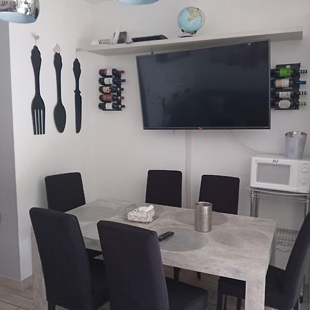 Appartamento Pomezia Centro Esterno foto
